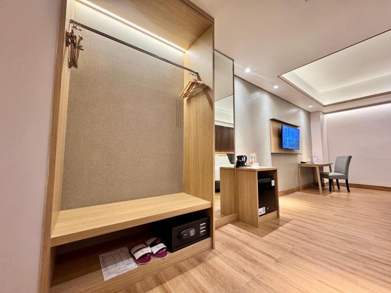 Orchardz Hotel Industri Jakarta Kemayoran Eksteriør billede